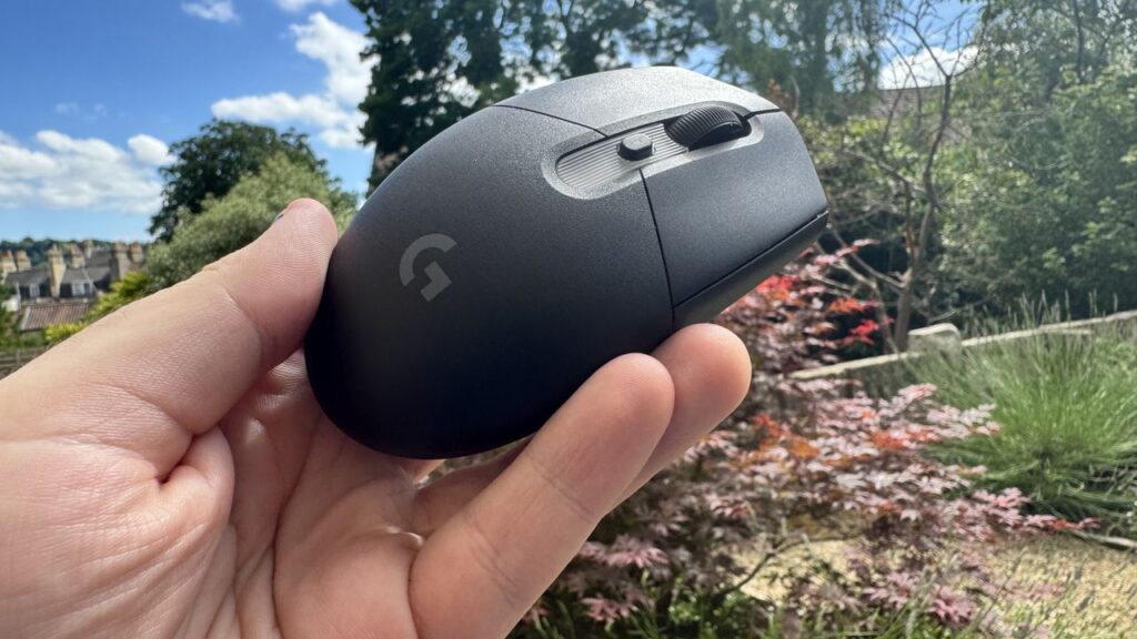 Logitech G305 X Superlight review: mouse gamer leve e potente